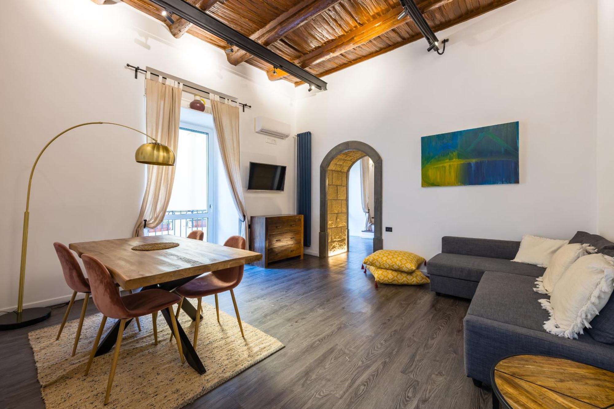 Apartamento Hidden Gem On Chiaia Pedastrian Area By Napoliapartments *