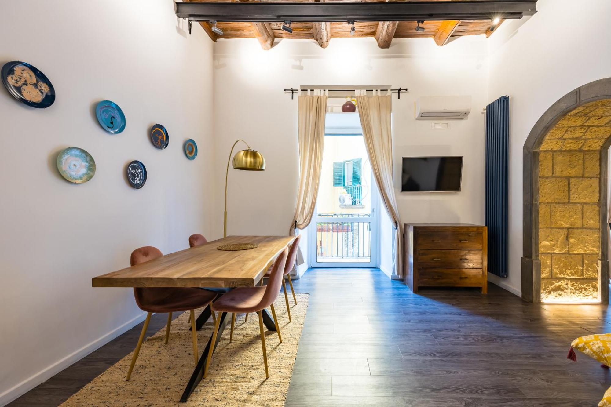 Apartamento Hidden Gem On Chiaia Pedastrian Area By Napoliapartments